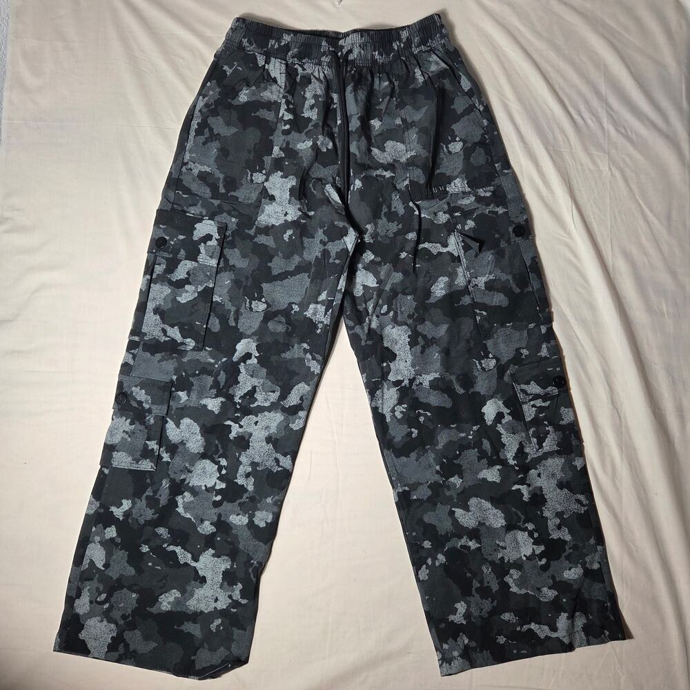 YoungLA Camo Cargo Pants Mens Medium Gray Black Elastic Waist NWT